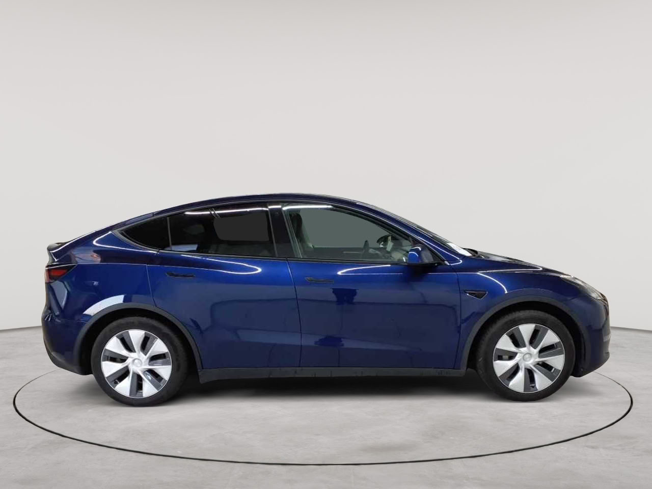 Tesla Model Y Long Range Dual Motor AWD 3