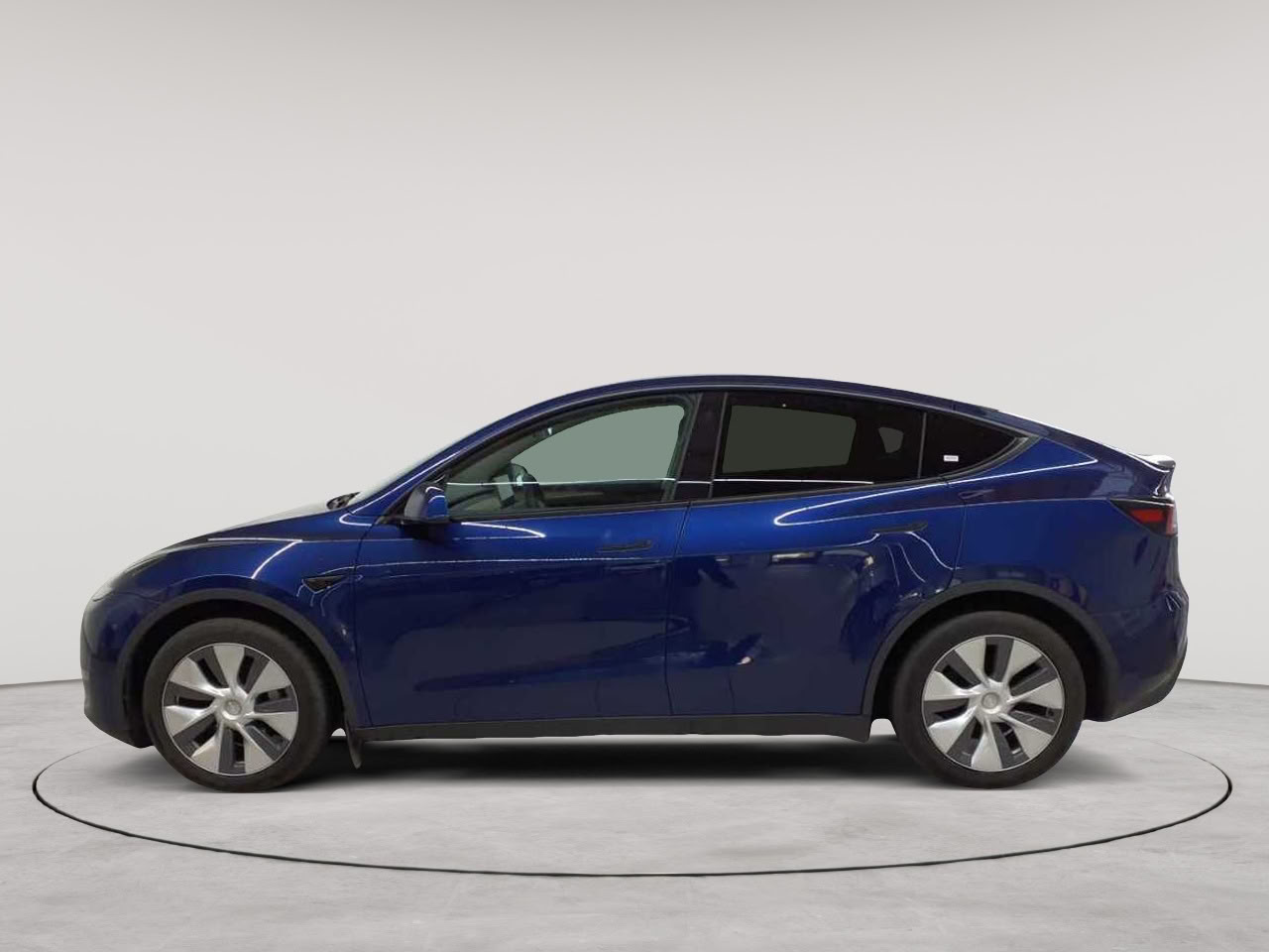 Tesla Model Y Long Range Dual Motor AWD 6