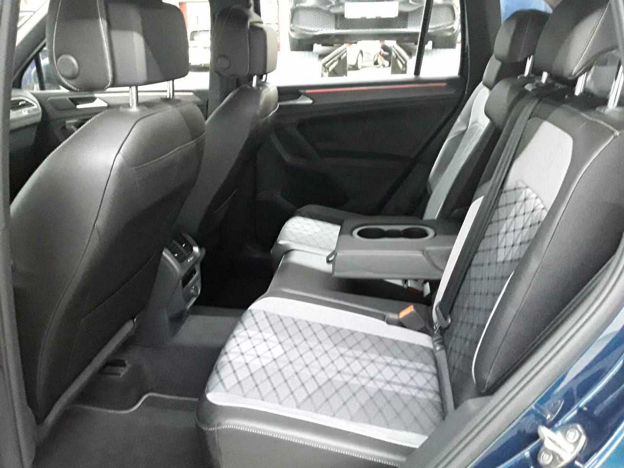 Volkswagen Tiguan 2.0 TDI SCR DSG R-Line 13