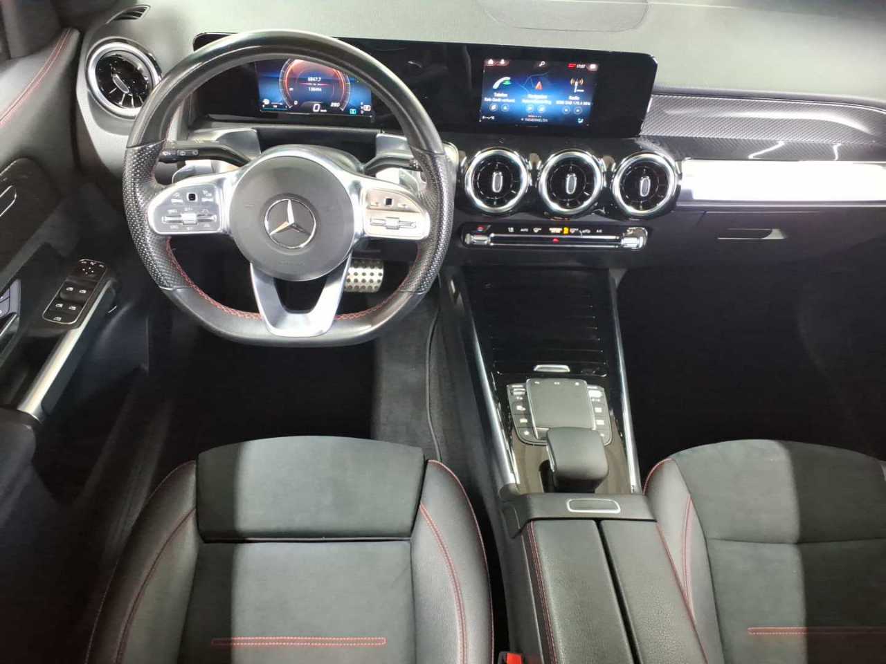 Mercedes-Benz GLB 200 7G-DCT AMG Line 10