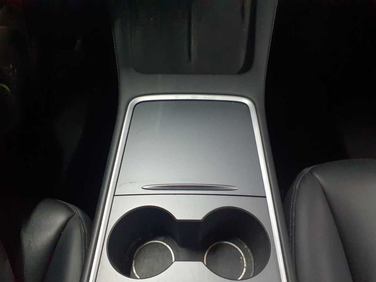 Tesla Model Y Long Range Dual Motor AWD 10