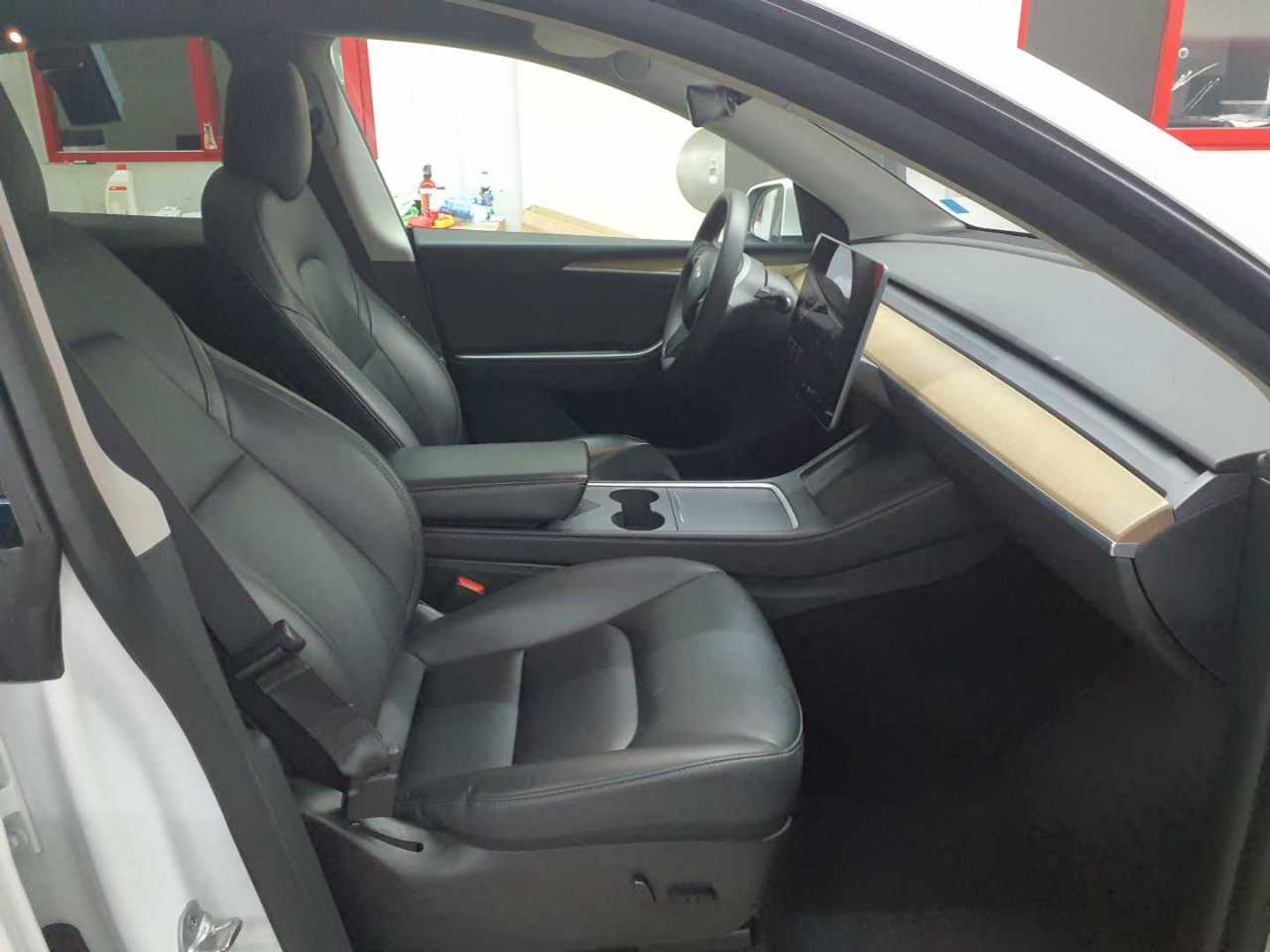 Tesla Model Y Long Range Dual Motor AWD 7