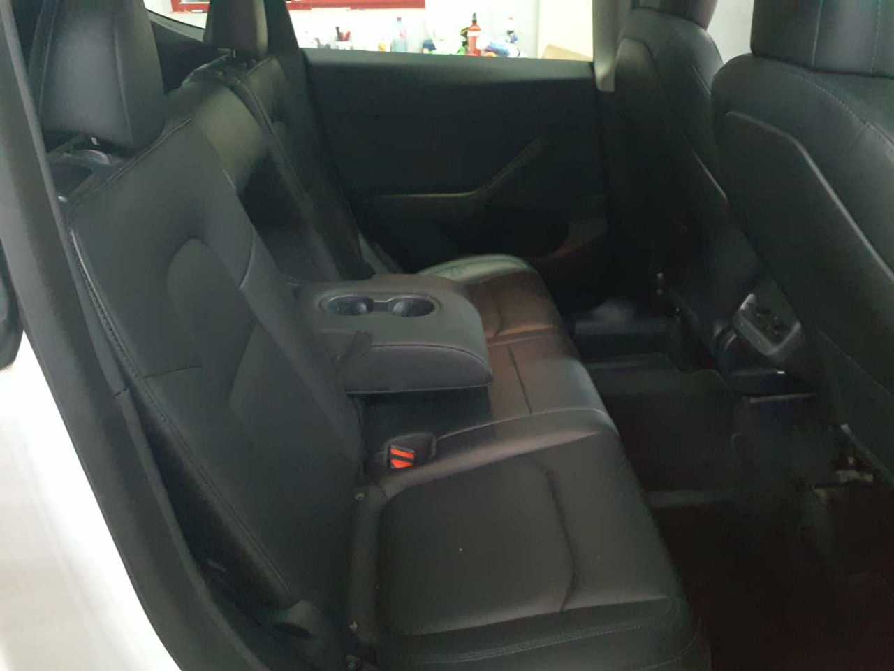 Tesla Model Y Long Range Dual Motor AWD 13