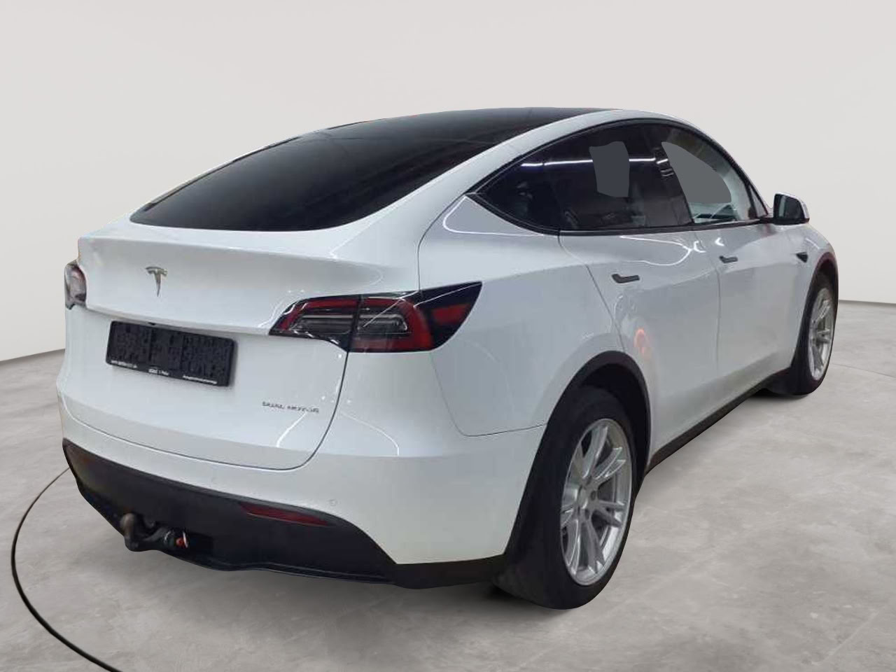 Tesla Model Y Long Range Dual Motor AWD 4
