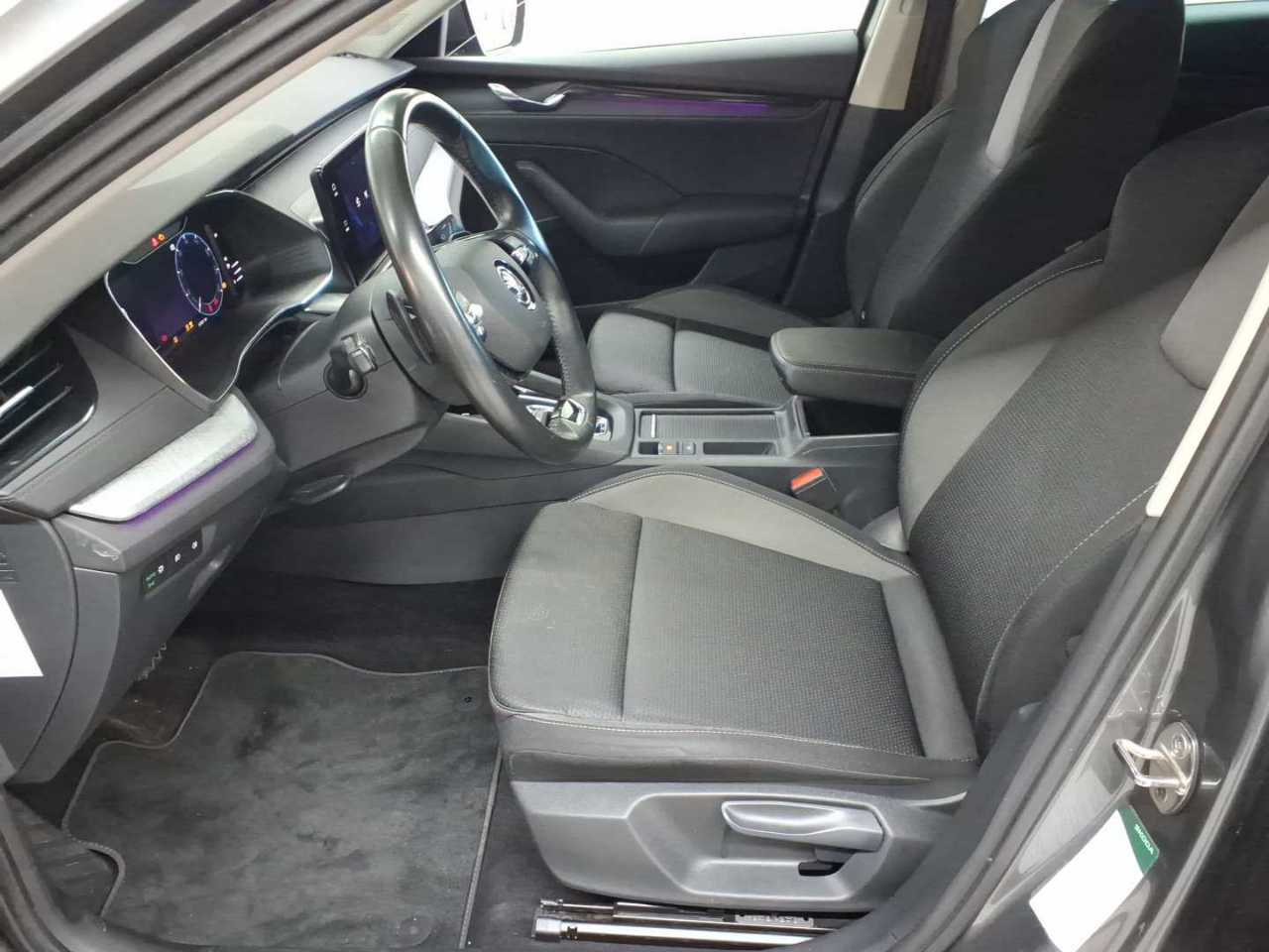 Skoda Octavia Combi 2.0 TDI DSG Tour 7
