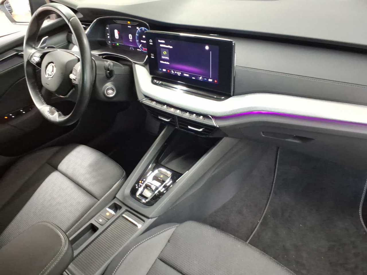 Skoda Octavia Combi 2.0 TDI DSG Tour 9