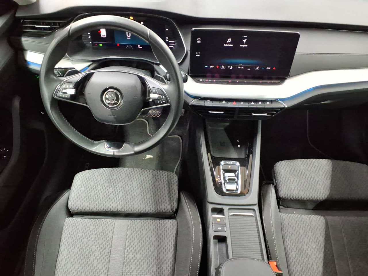 Skoda Octavia Combi 2.0 TDI DSG 4x4 Clever 10