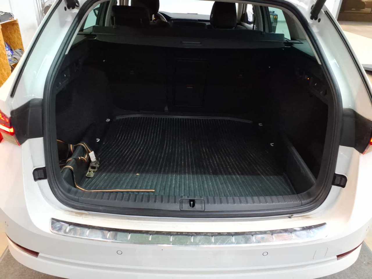Skoda Octavia Combi 2.0 TDI DSG 4x4 Clever 15