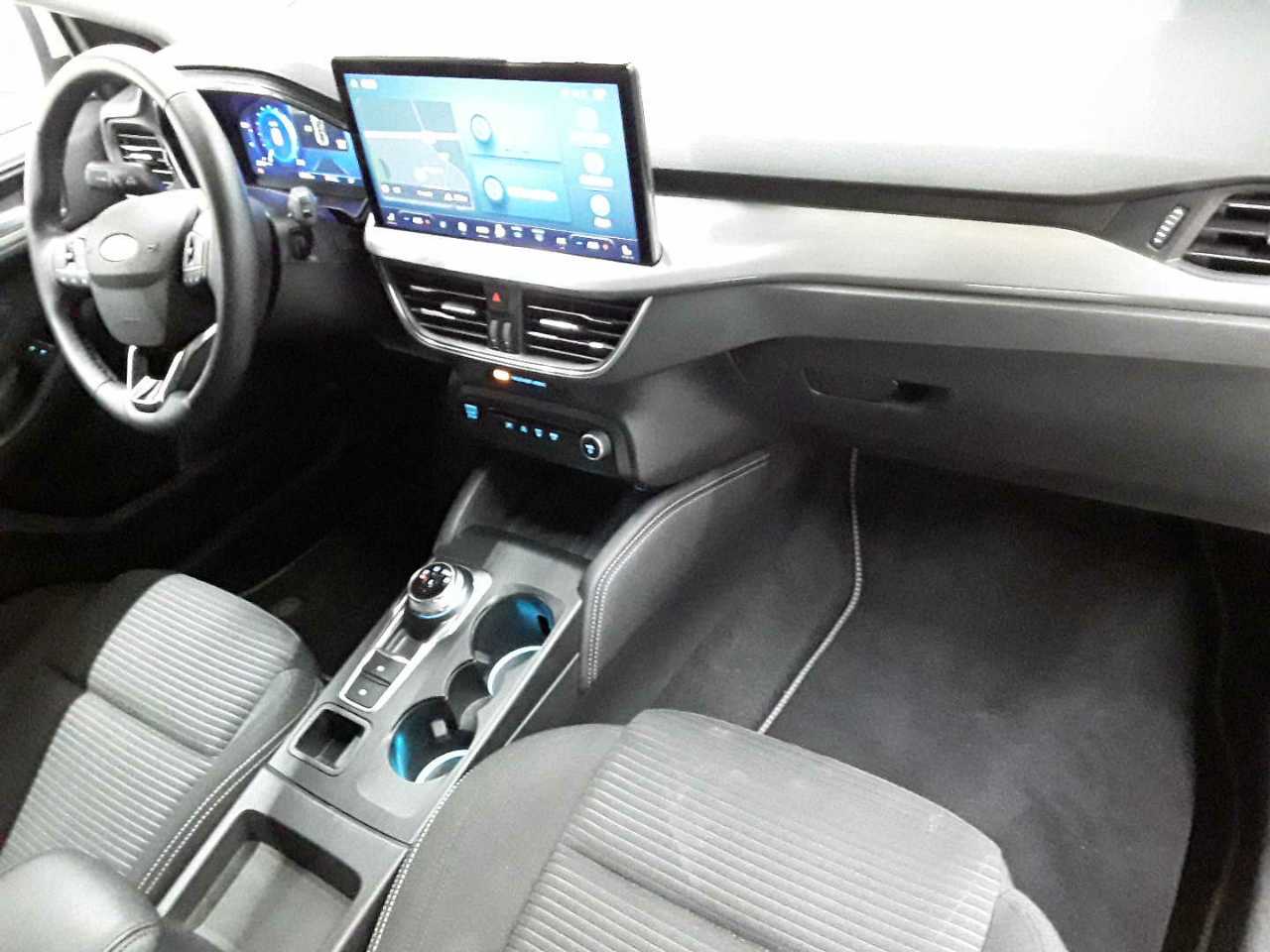 Ford Focus Turnier 1.5 EcoBlue Start-Stopp-System Aut. TITANIUM X 9