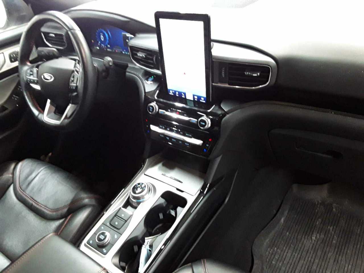 Ford Explorer EcoBoost Plug-in Hybrid ST-LINE 9