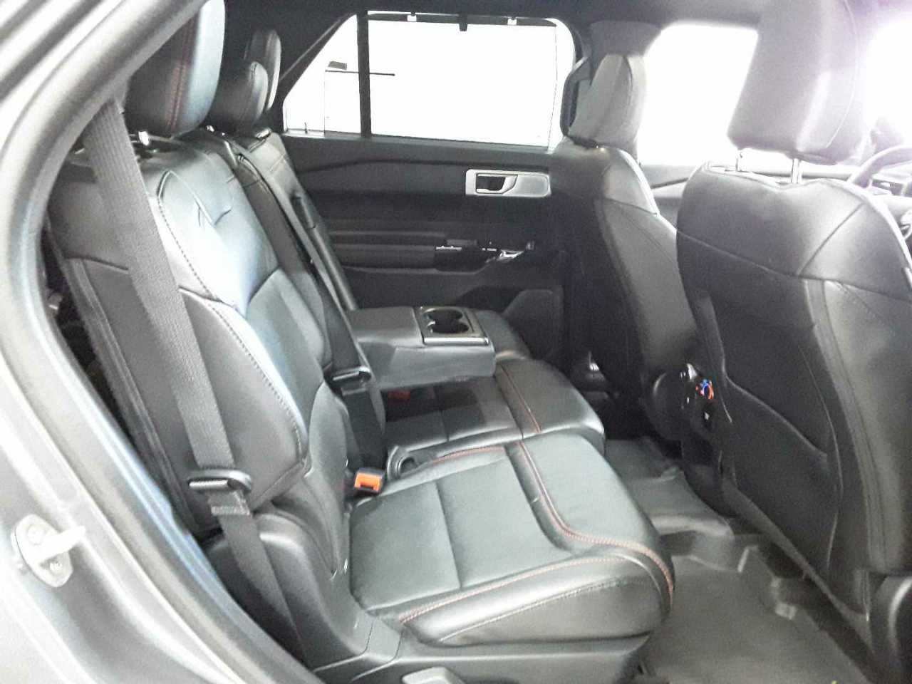 Ford Explorer EcoBoost Plug-in Hybrid ST-LINE 14