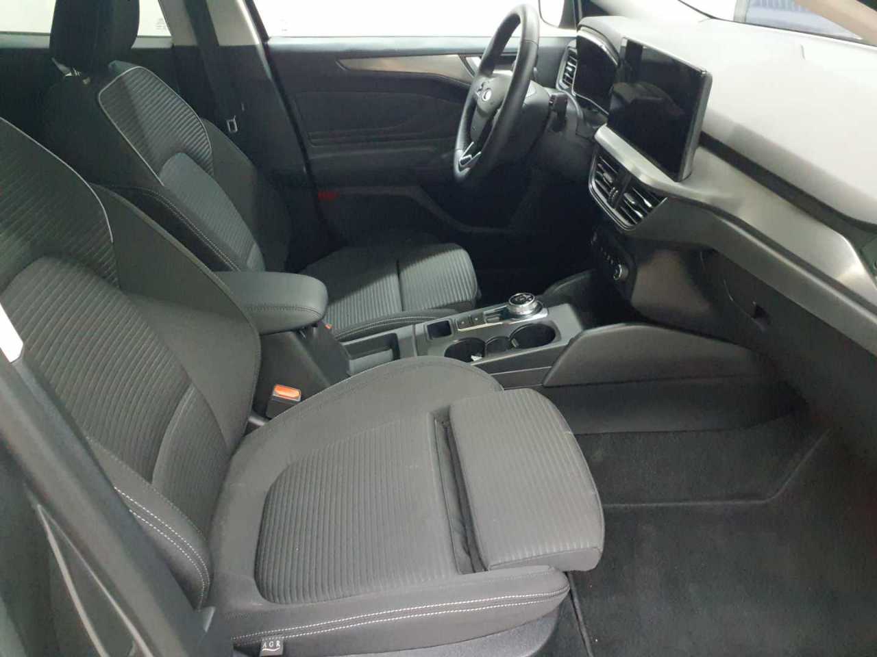 Ford Focus Turnier 1.5 EcoBlue Start-Stopp-System Aut. TITANIUM 8
