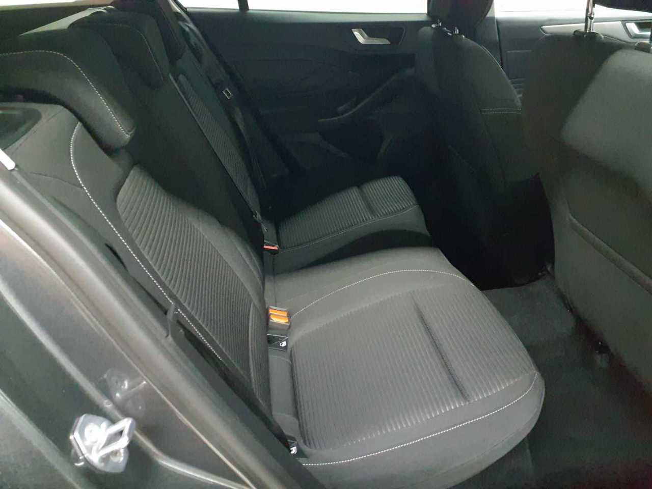 Ford Focus Turnier 1.5 EcoBlue Start-Stopp-System Aut. TITANIUM 14