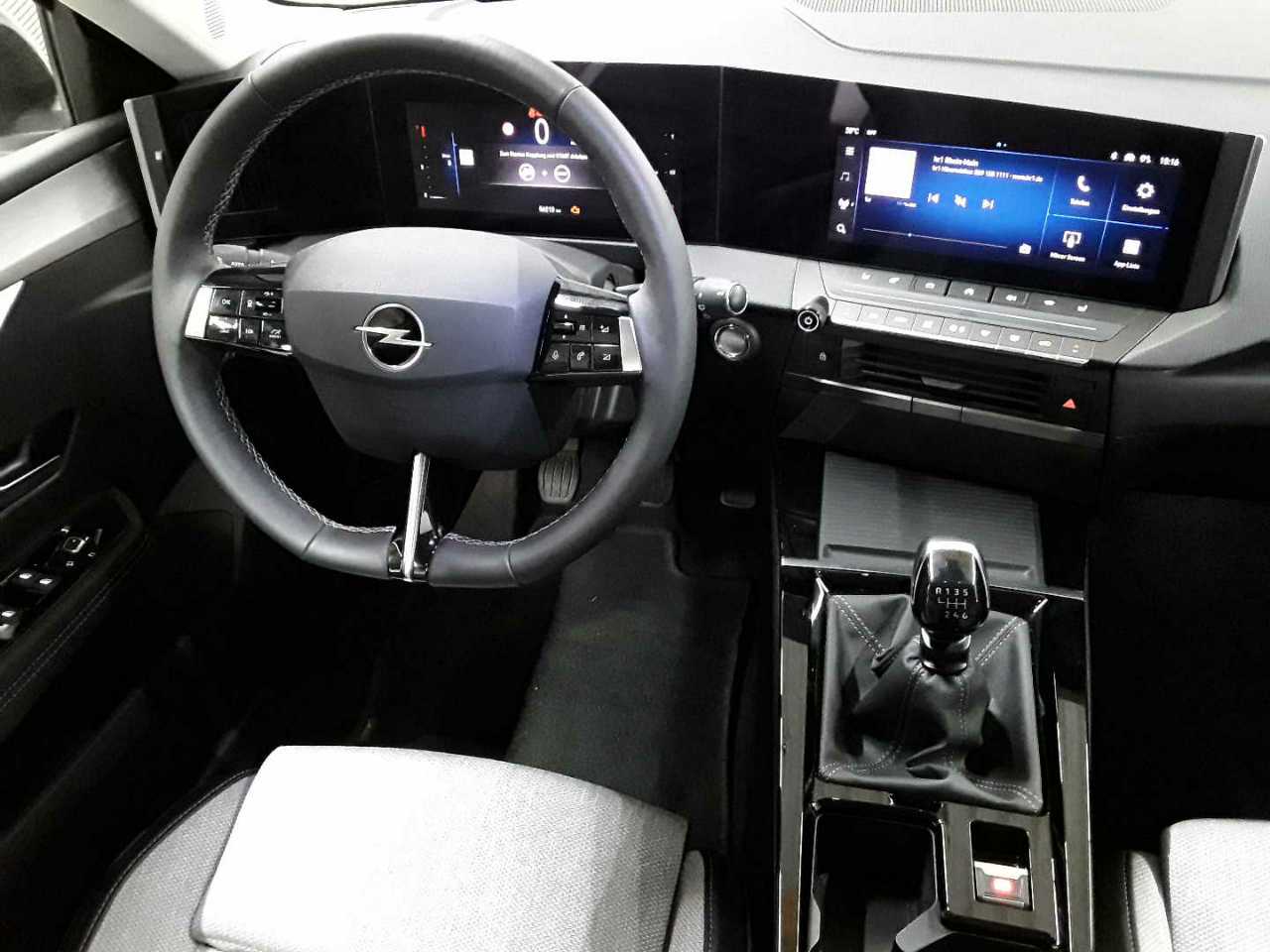 Opel Astra 1.2 Turbo Elegance 10