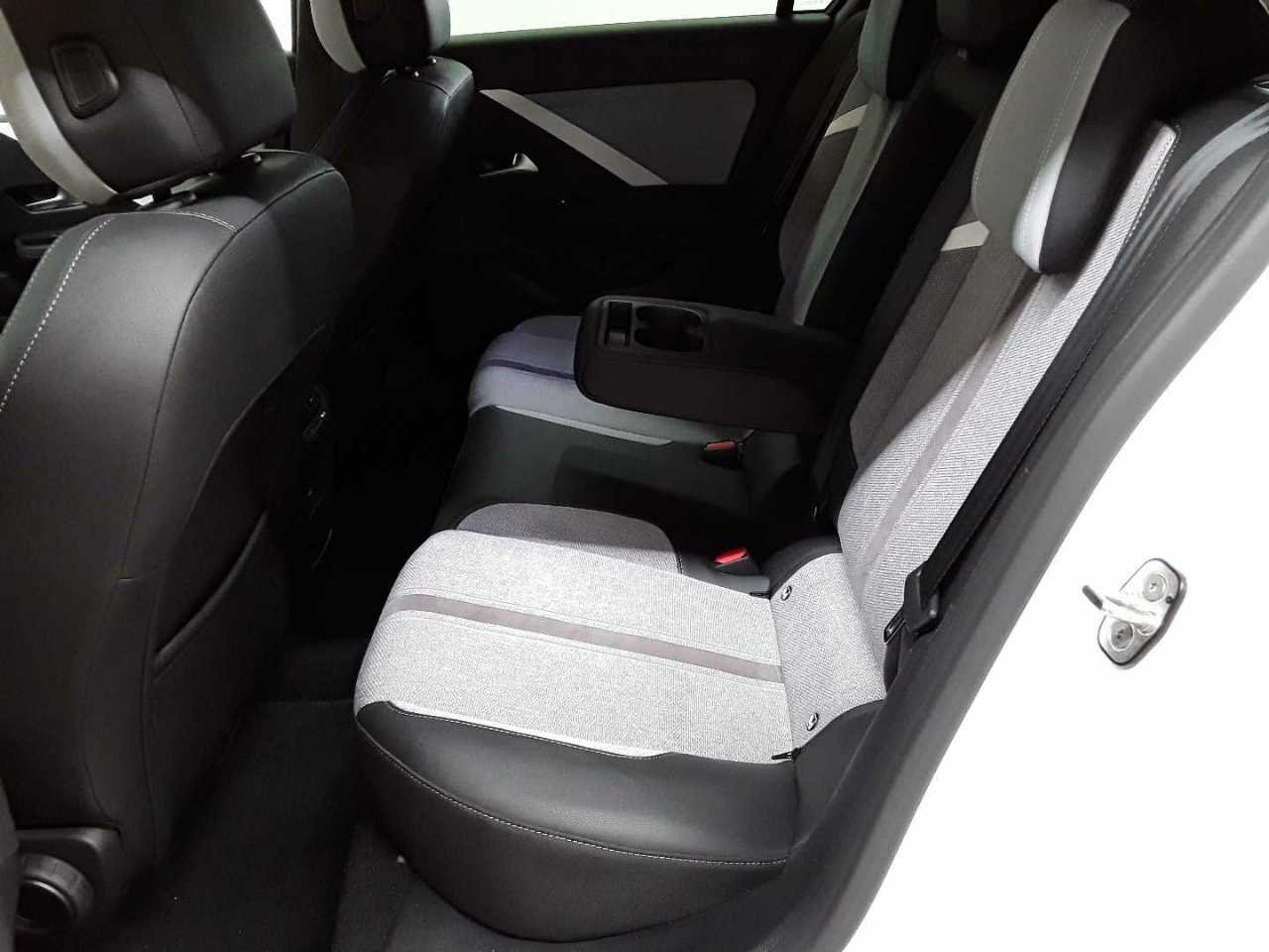 Opel Astra 1.2 Turbo Elegance 13