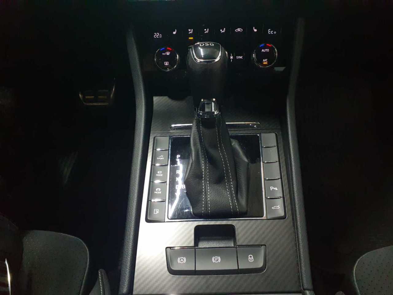 Skoda Superb Combi 1.4 TSI iV DSG Sportline 10