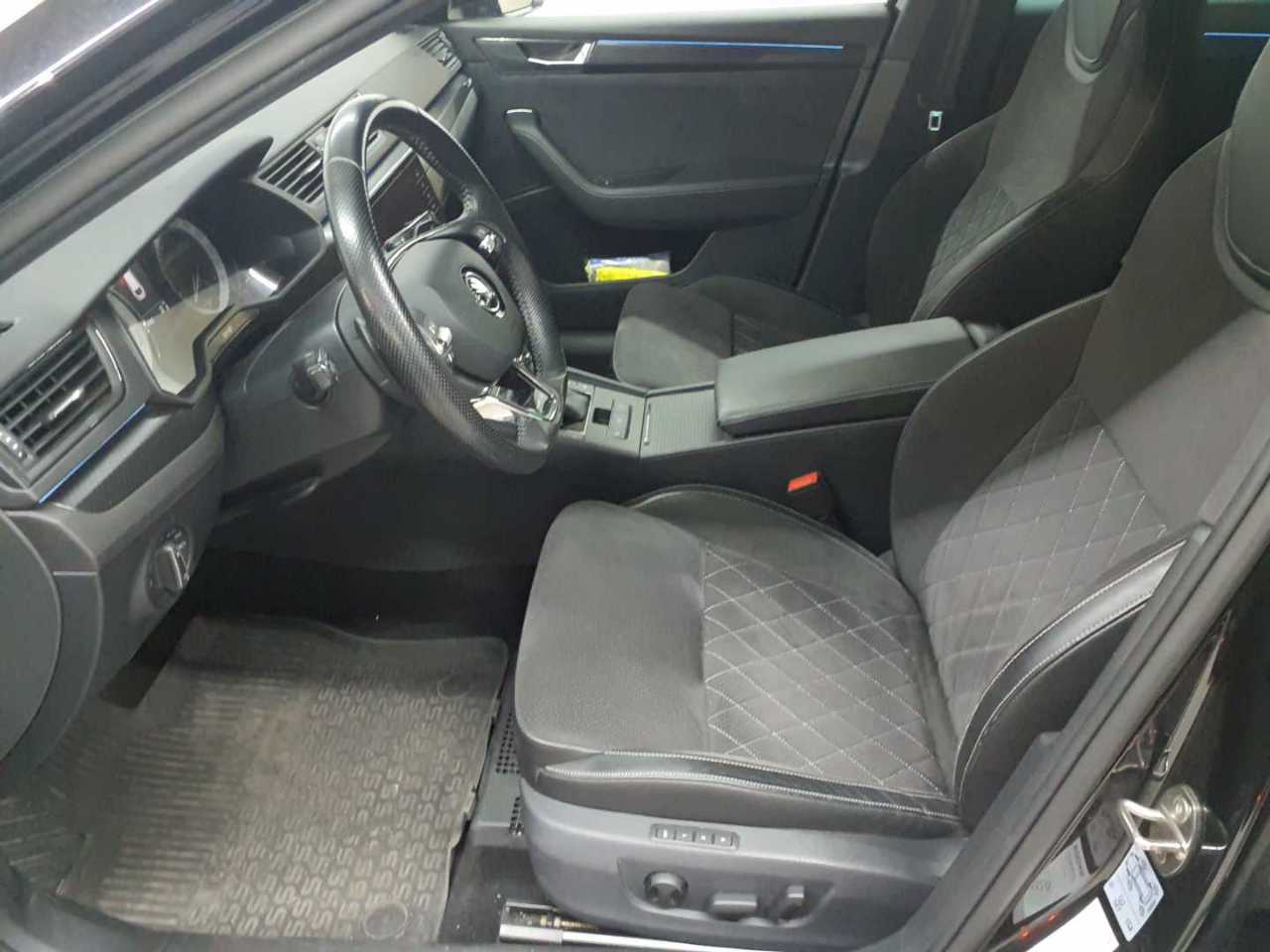 Skoda Superb Combi 1.4 TSI iV DSG Sportline 8