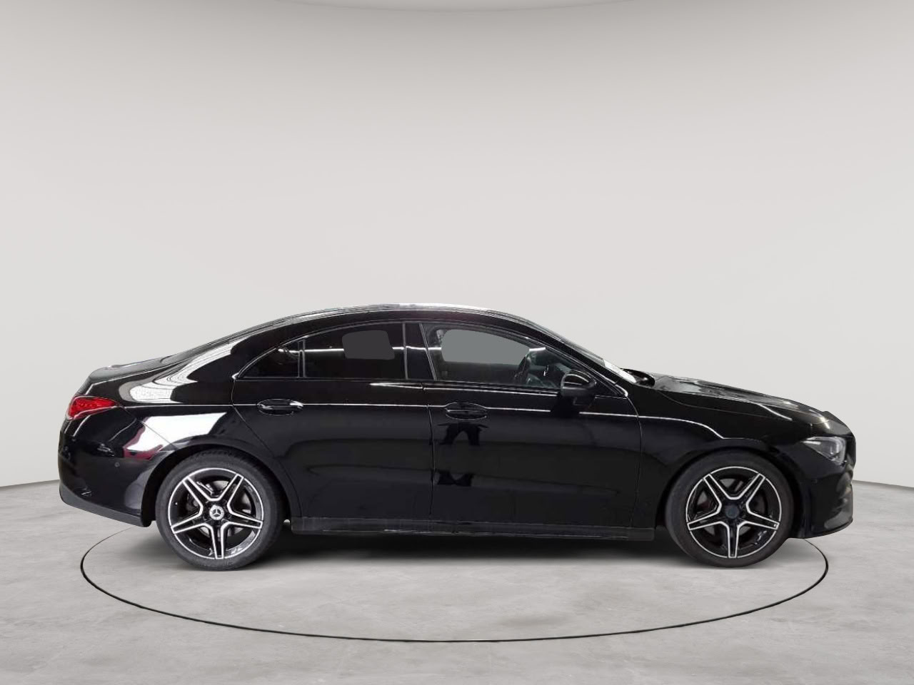 Mercedes-Benz CLA 250 7G-DCT AMG Line 3