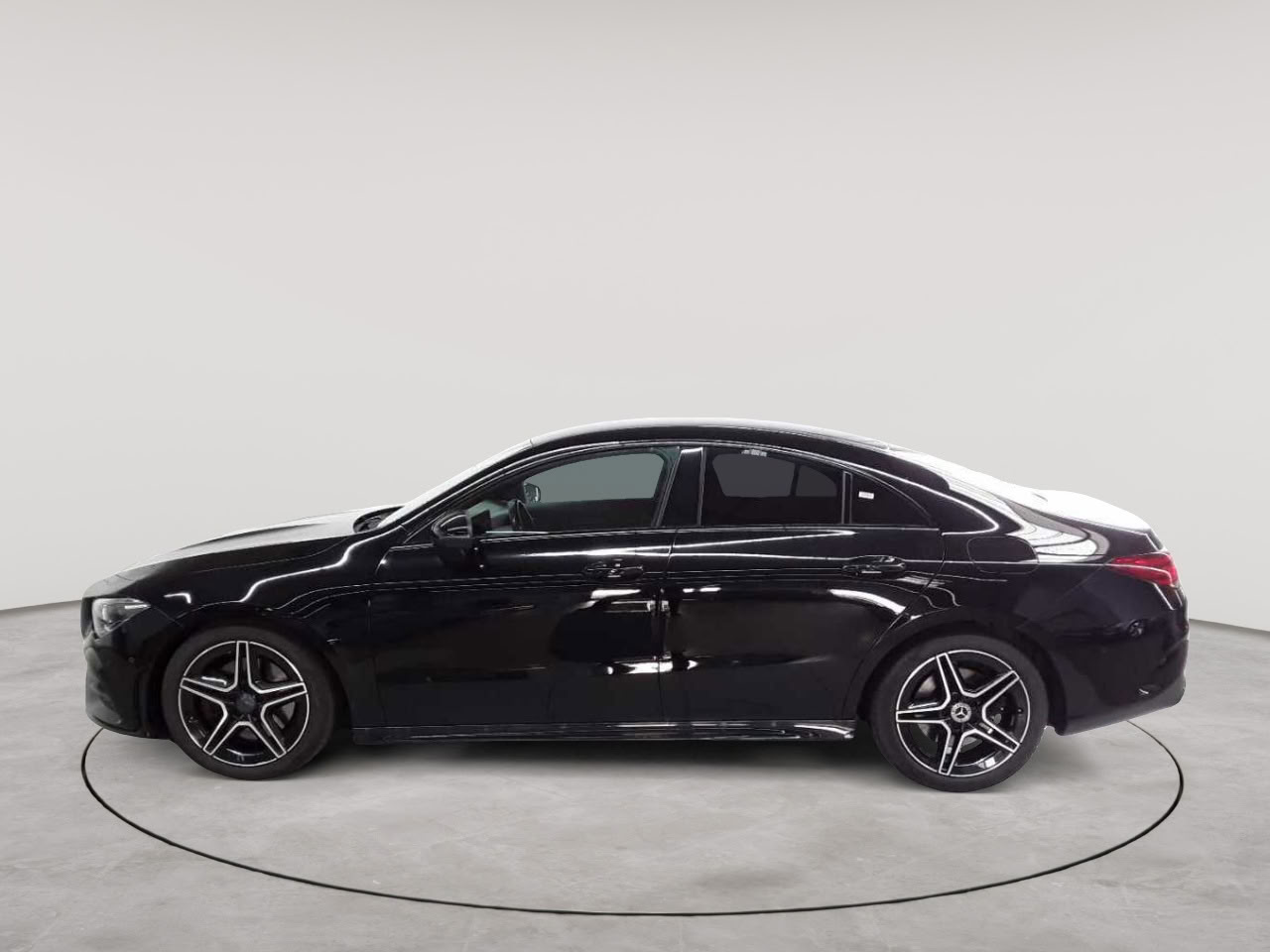 Mercedes-Benz CLA 250 7G-DCT AMG Line 6
