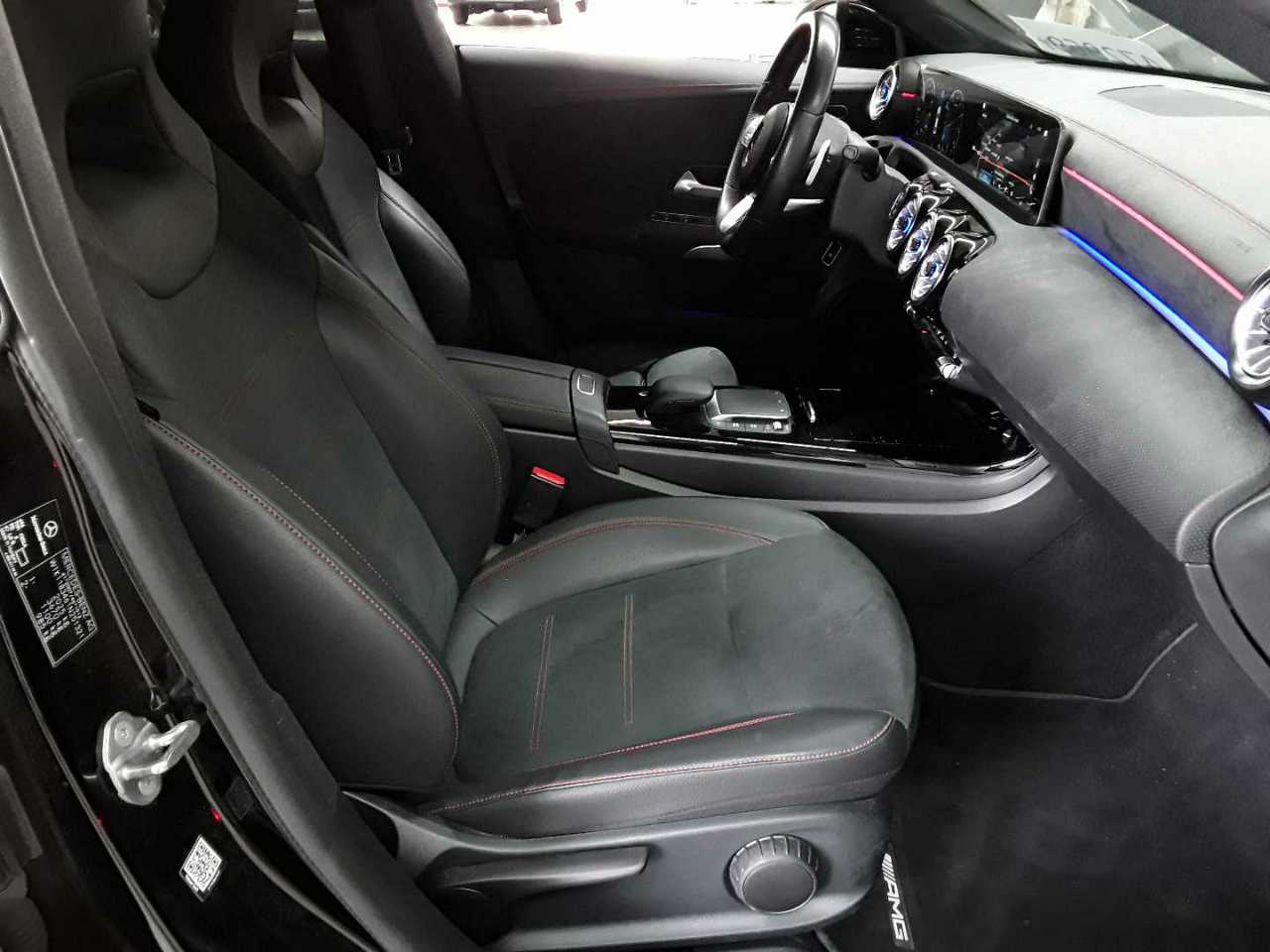 Mercedes-Benz CLA 250 7G-DCT AMG Line 8