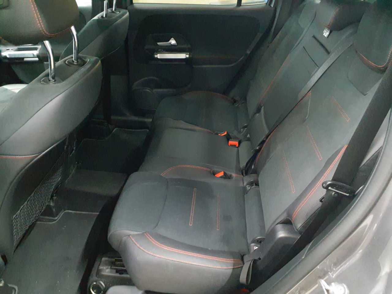 Mercedes-Benz GLB 220 d 8G-DCT AMG Line 13