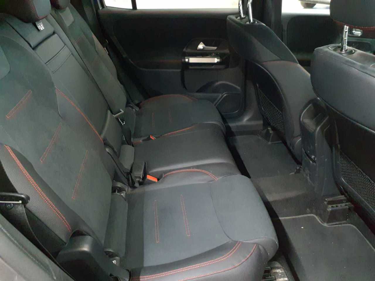 Mercedes-Benz GLB 220 d 8G-DCT AMG Line 14
