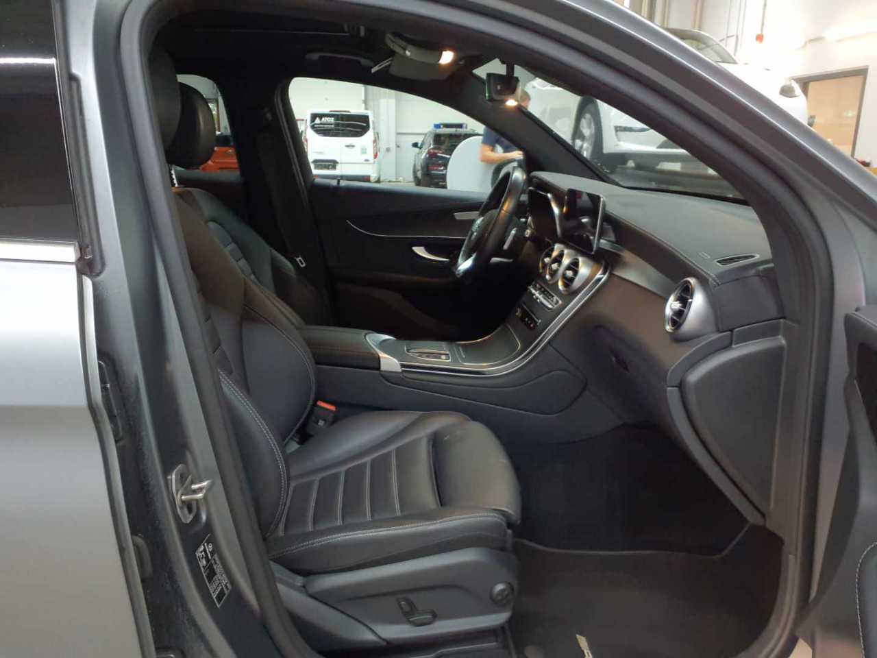 Mercedes-Benz GLC-Coupe 220 d 4Matic 9G-TRONIC AMG Line 8