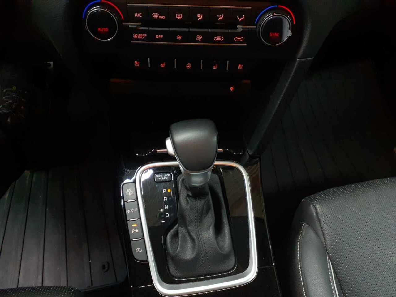Kia Ceed SW 1.6 GDI DCT OPF Plug-in-Hybrid Platinum 10