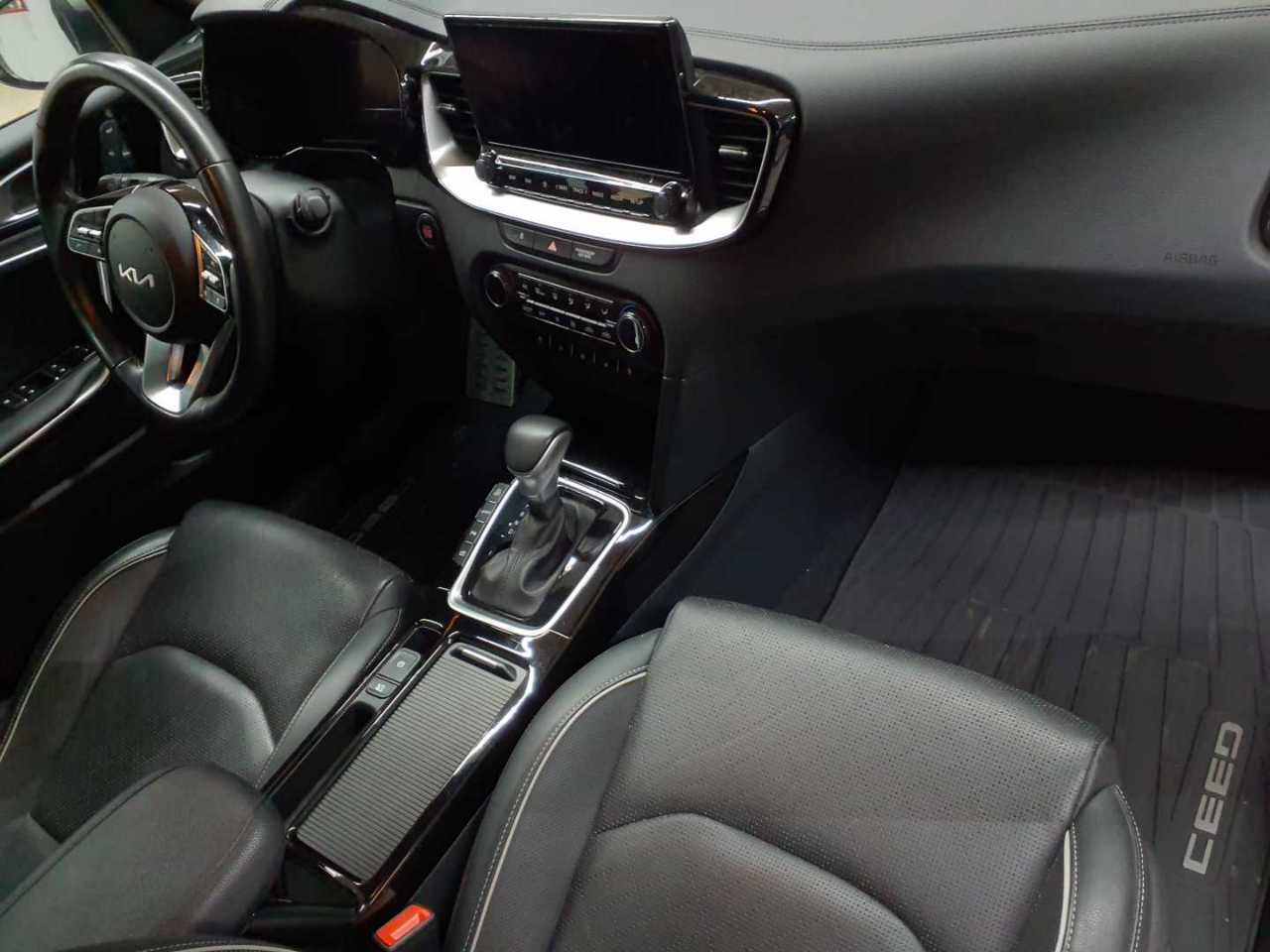 Kia Ceed SW 1.6 GDI DCT OPF Plug-in-Hybrid Platinum 9