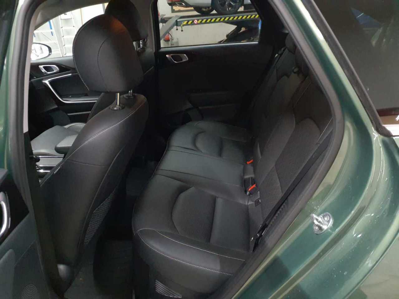 Kia Ceed SW 1.6 GDI DCT OPF Plug-in-Hybrid Platinum 13