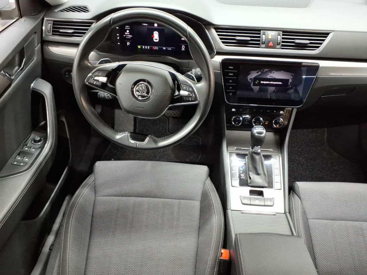 Skoda Superb Combi 2.0 TDI DSG Style 10