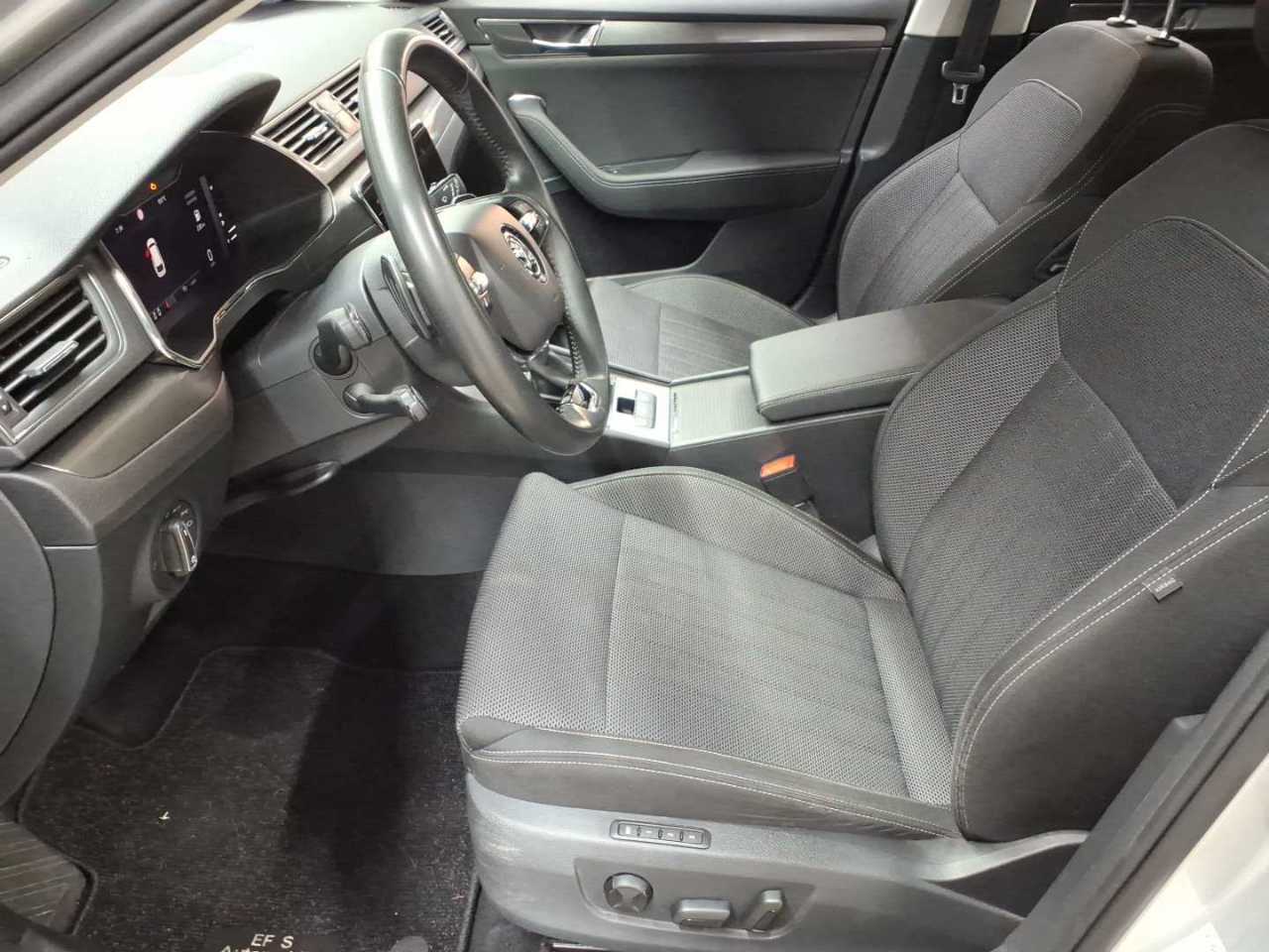 Skoda Superb Combi 2.0 TDI DSG Style 7