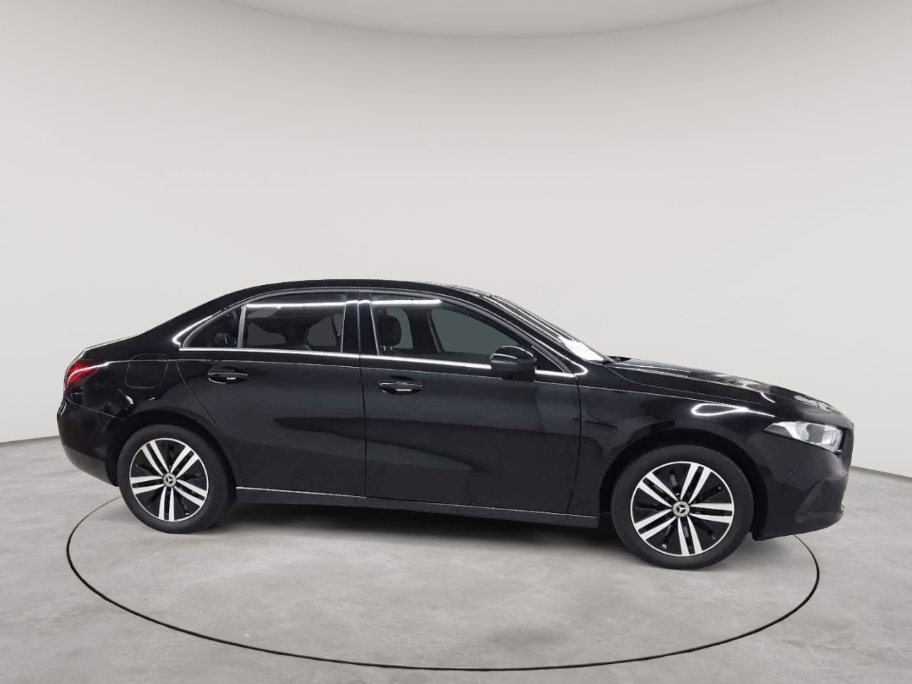 Mercedes-Benz A 250 e 8G-DCT Style 3