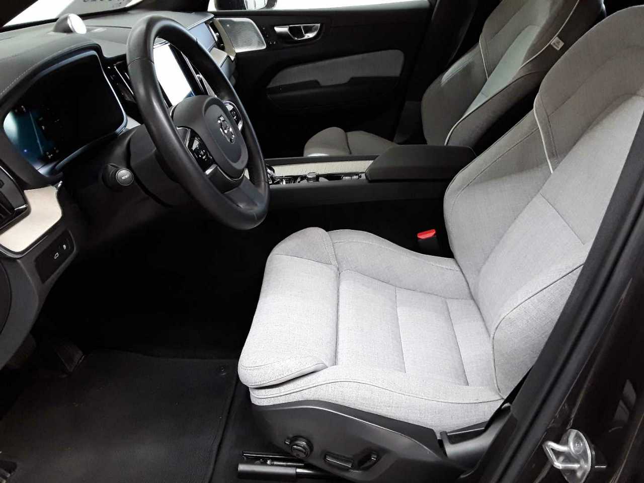 Volvo XC60 T8 AWD Recharge Ultimate Dark 7