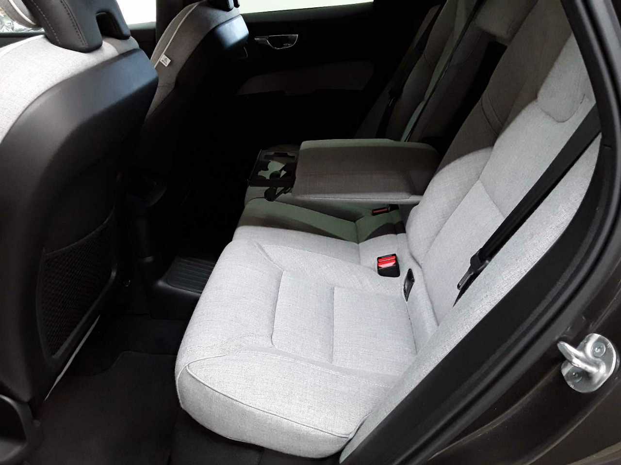 Volvo XC60 T8 AWD Recharge Ultimate Dark 13
