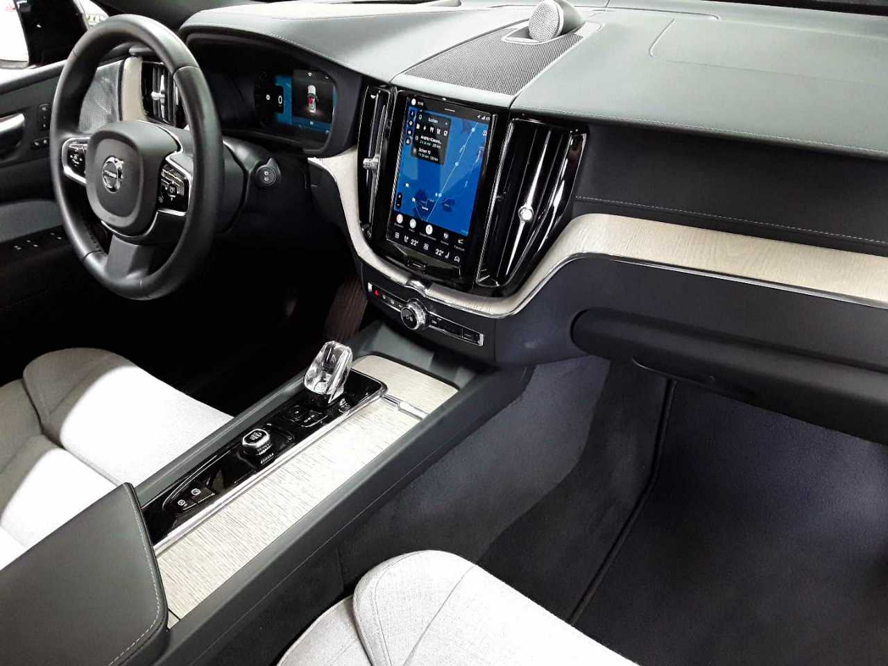 Volvo XC60 T8 AWD Recharge Ultimate Dark 9