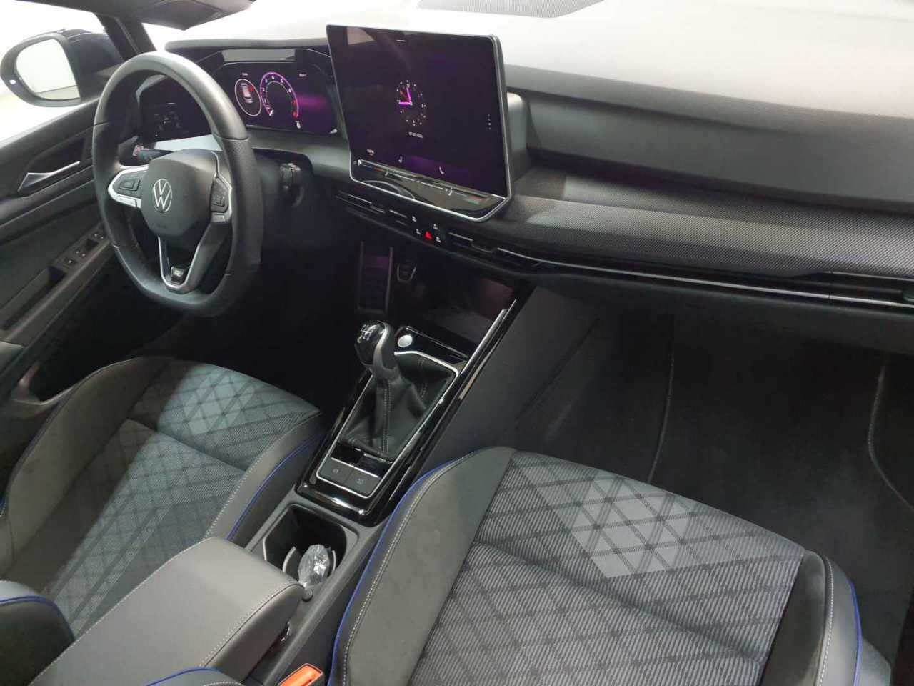 Vw Golf 1.5 TSI OPF R-Line 9