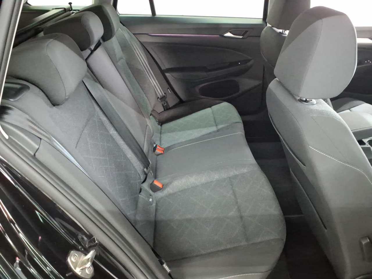 Volkswagen Golf Variant 2.0 TDI SCR DSG Life 14