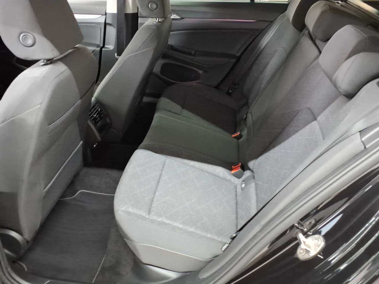 Volkswagen Golf Variant 2.0 TDI SCR DSG Life 13