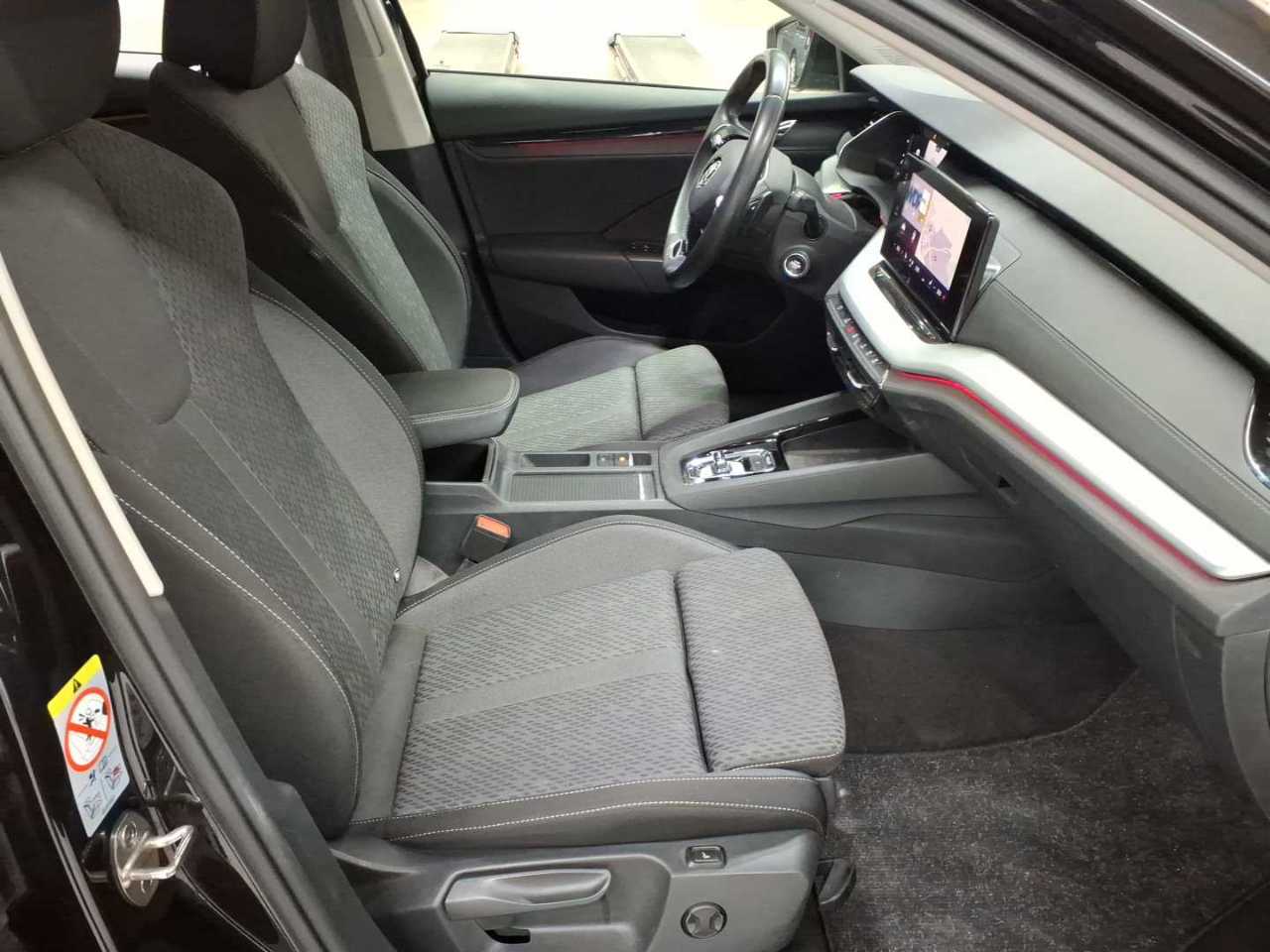 Skoda Octavia Combi 2.0 TDI DSG 4x4 Clever 8