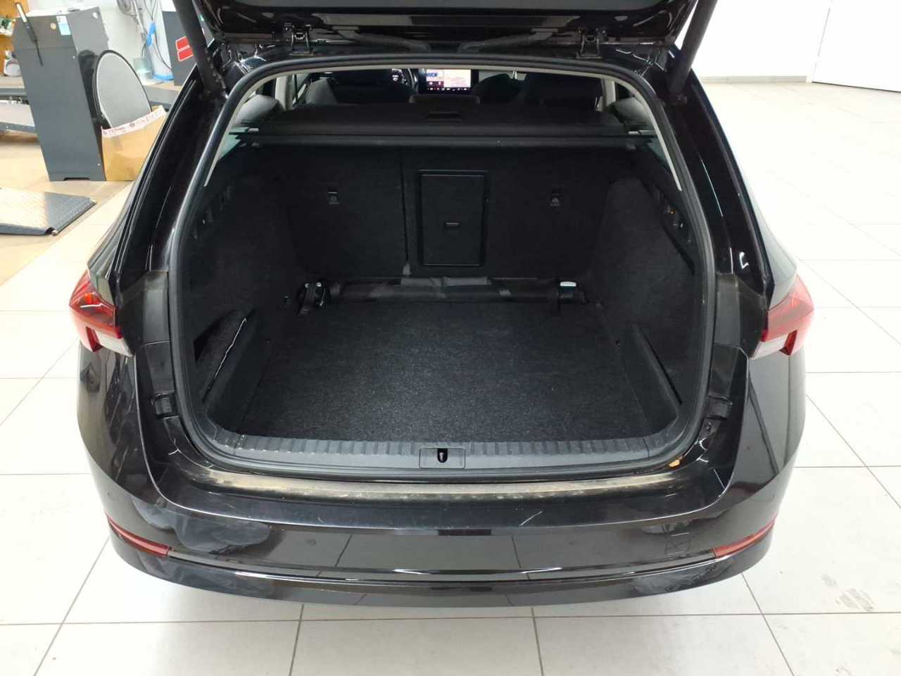 Skoda Octavia Combi 2.0 TDI DSG 4x4 Clever 15
