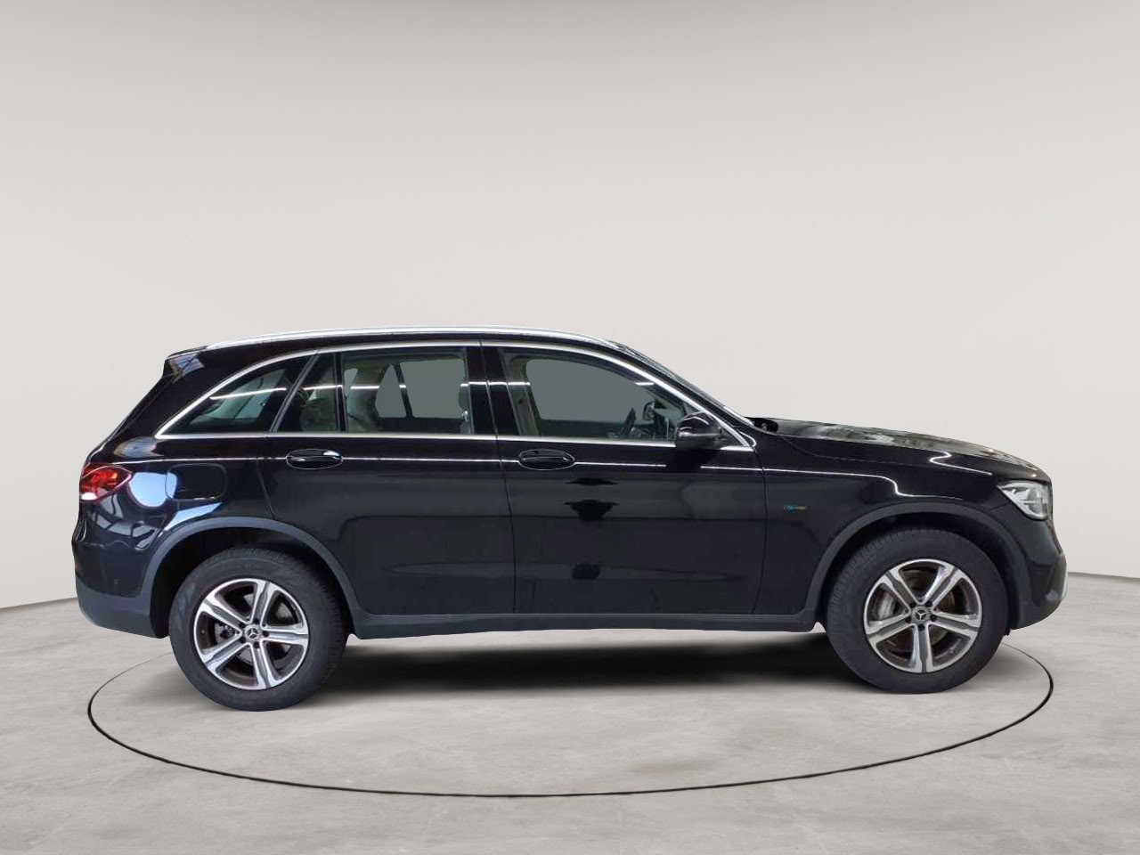 Mercedes-Benz GLC 300 de 4Matic 9G-TRONIC 3