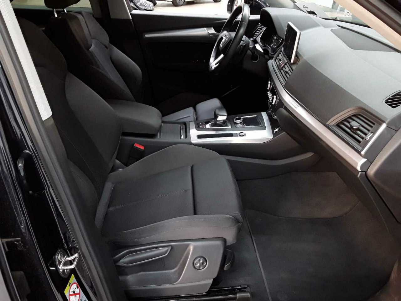 Audi Q5 50 TFSI e quattro S tronic sport 8