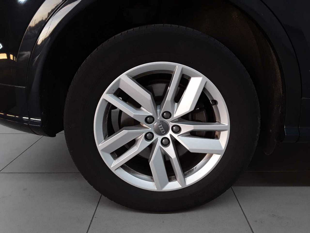 Audi Q5 50 TFSI e quattro S tronic sport 19