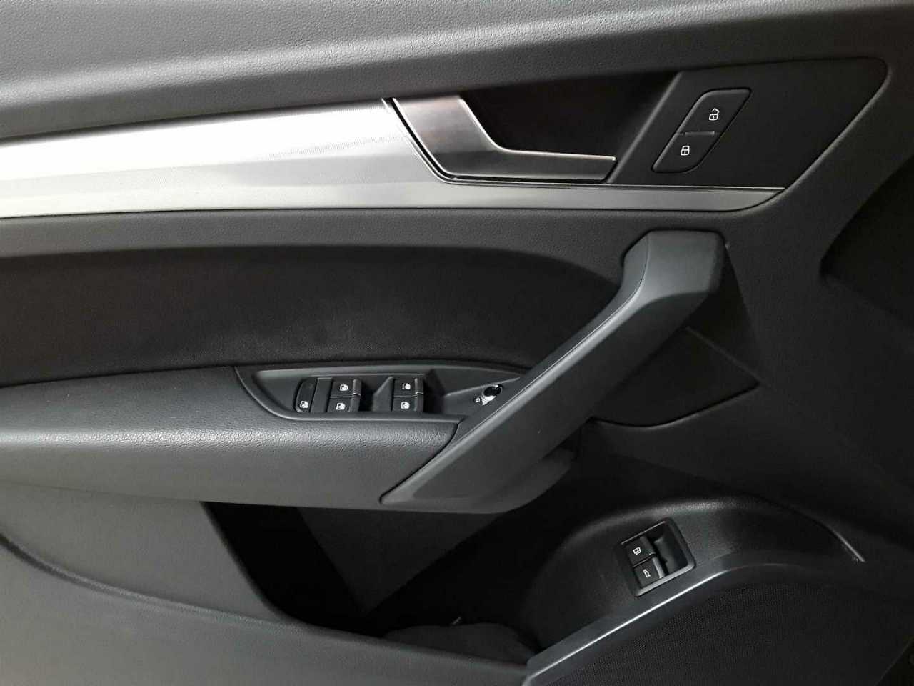Audi Q5 50 TFSI e quattro S tronic sport 17