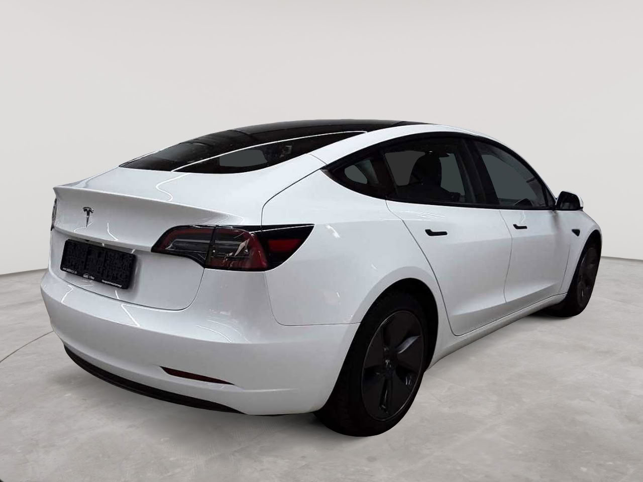 Tesla Model 3 RWD Hinterradantrieb 4