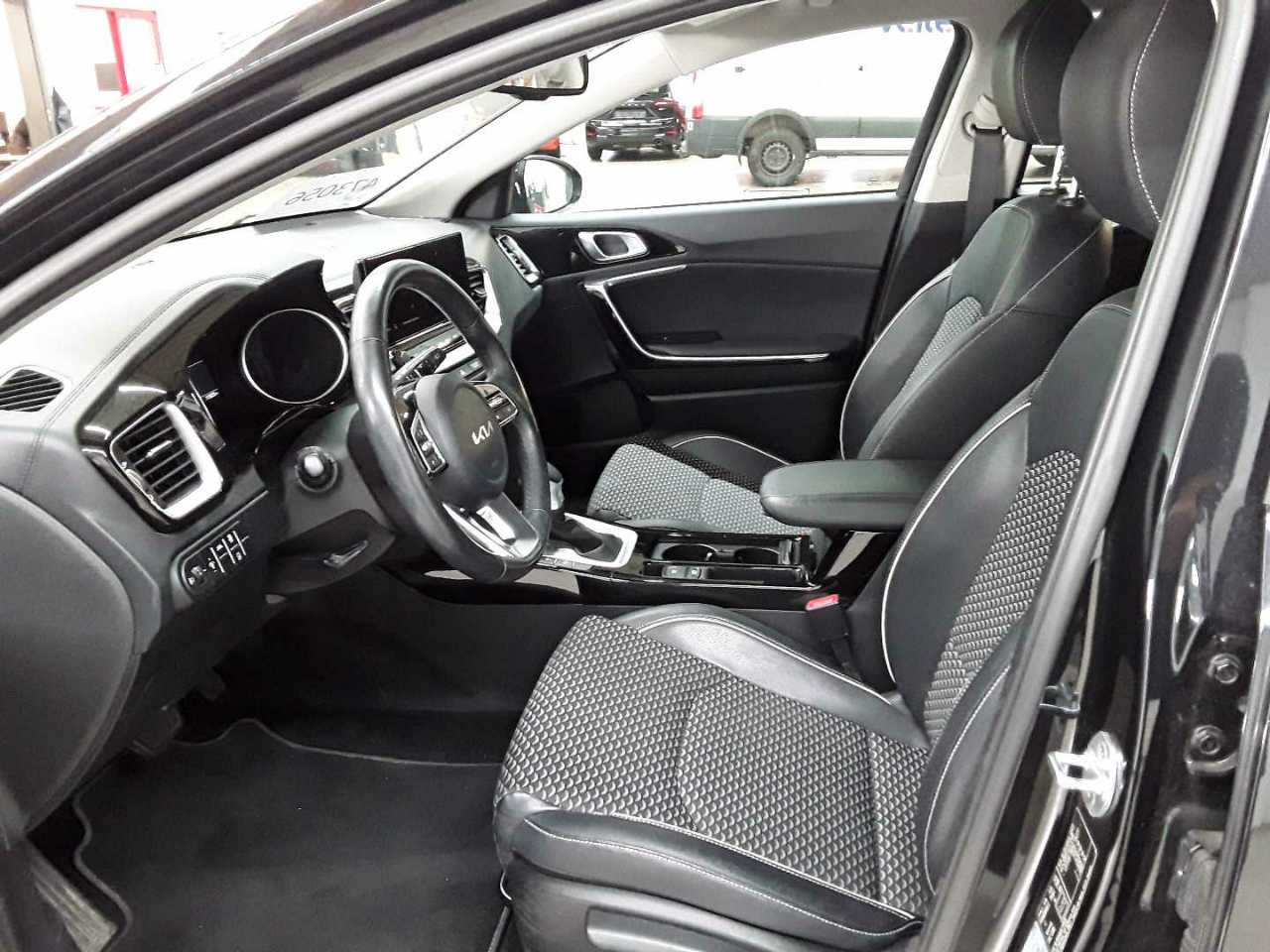 Kia XCeed 1.6 CRDi Eco-Dynamics+(48V Mild-Hybrid) DCT7 SPIRIT 7