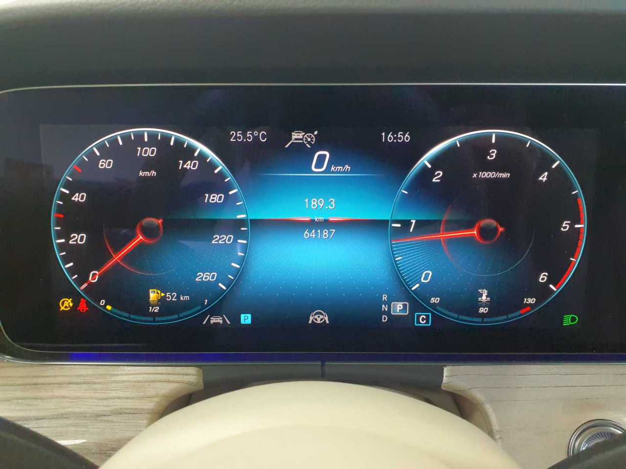 Mercedes-Benz E 220 d Cabrio 9G-TRONIC AMG Line 11