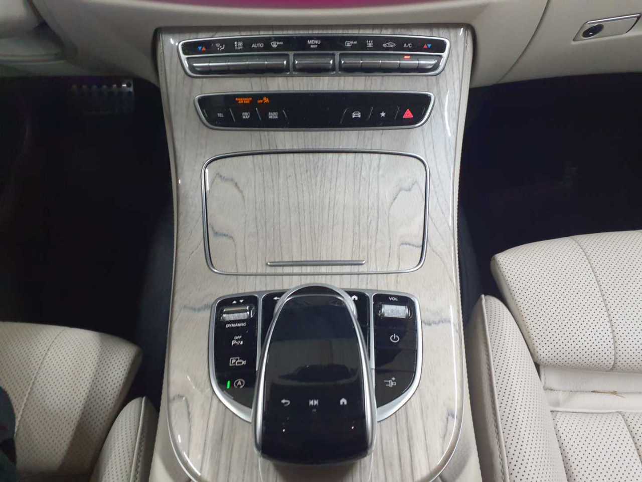 Mercedes-Benz E 220 d Cabrio 9G-TRONIC AMG Line 10