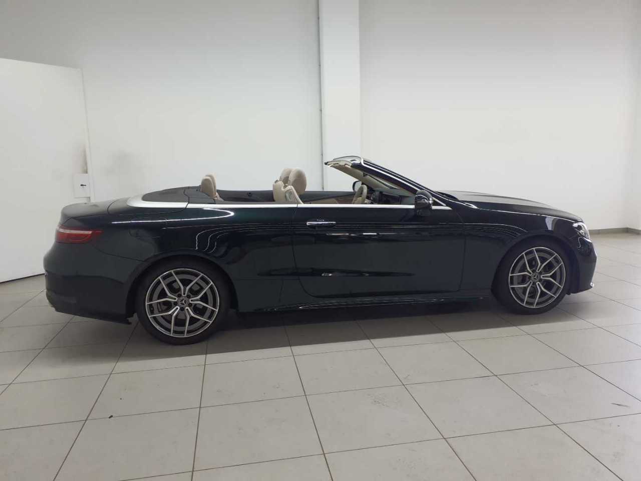 Mercedes-Benz E 220 d Cabrio 9G-TRONIC AMG Line 19